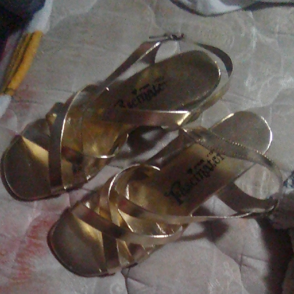 Vintage 1960s Gold Strappy Women's Sandals Size 7